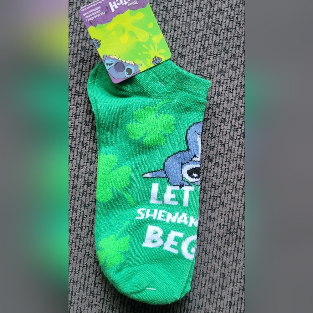 St Patrick's Day GREEN Accessory Bundle! Jewelry, Bag Charms, Socks & More - Picture 6 of 16